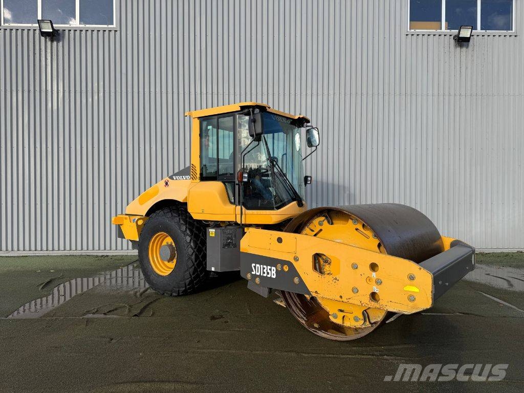 Volvo SD 135 B Еднобарабанни ролки
