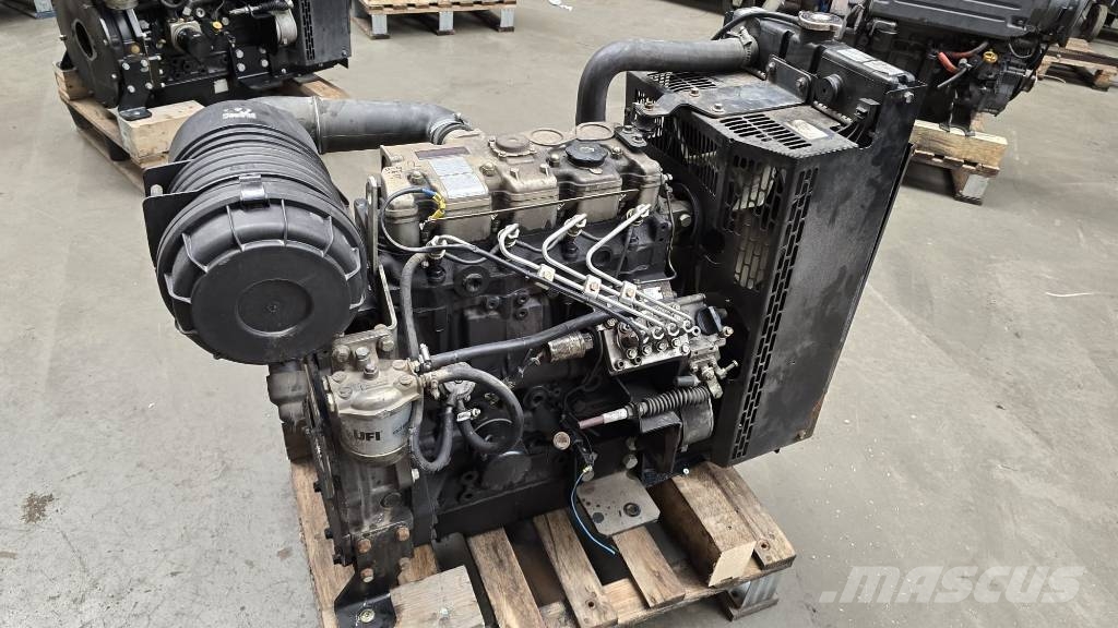 Perkins 404D-22 (GN82362) Motorji