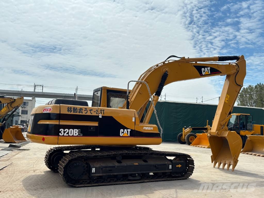 CAT 320 Bagri goseničarji