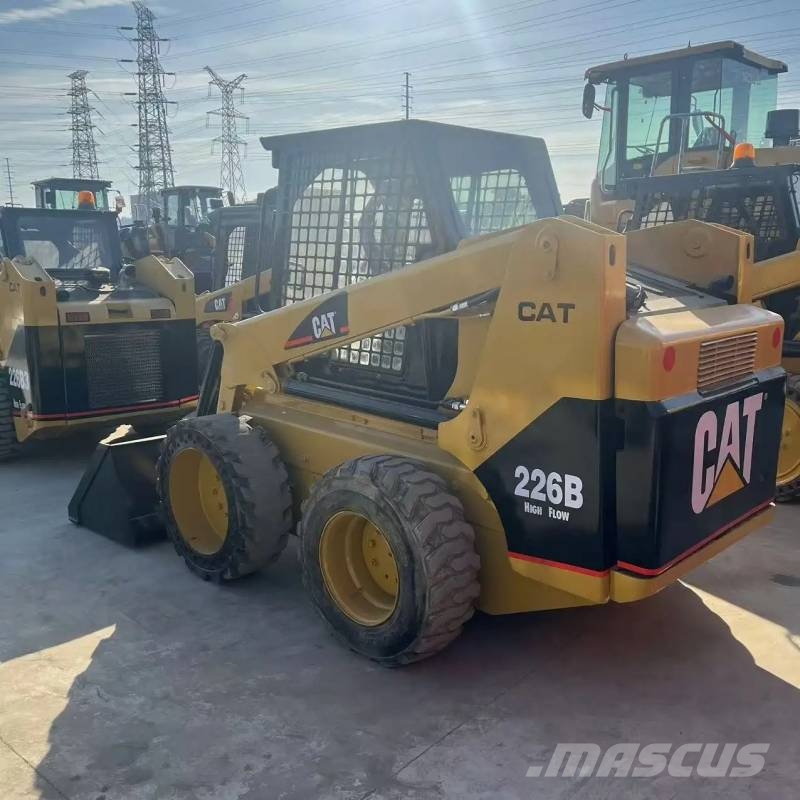 CAT 226B Smykem řízené nakladače