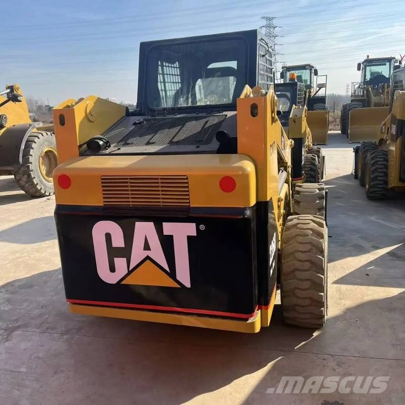 CAT 226B Smykem řízené nakladače