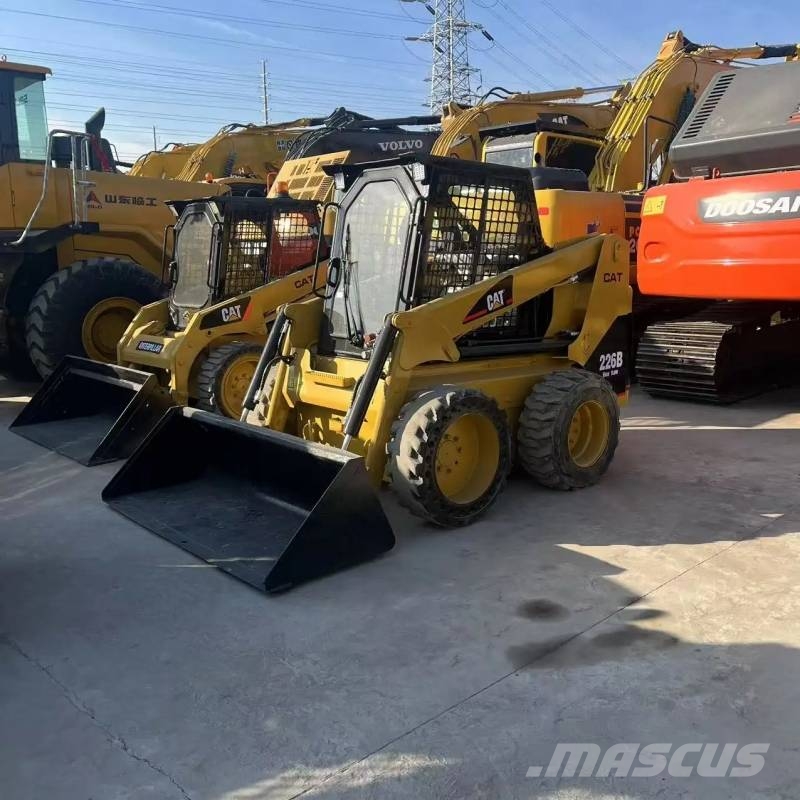 CAT 226B Smykem řízené nakladače