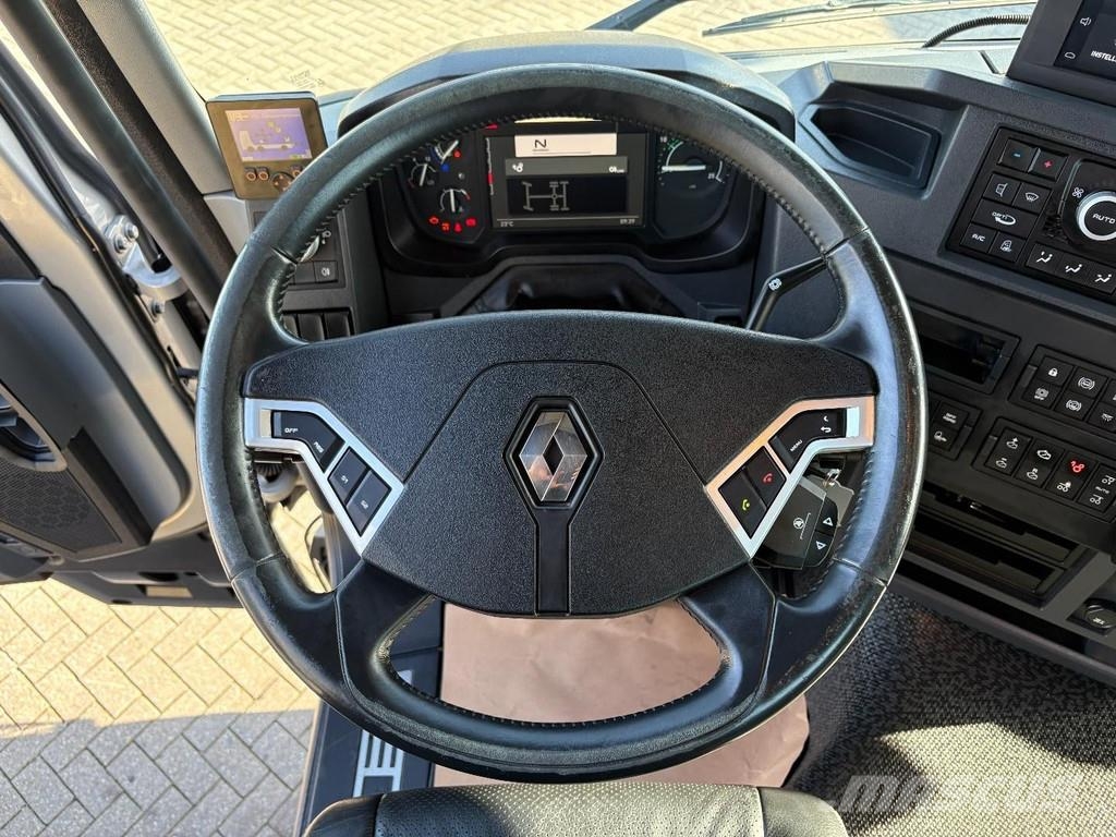 Renault C440 + HMF 2320 K3-- 3X EXT. + REMOTE + HOOK ARM S A/T 크레인