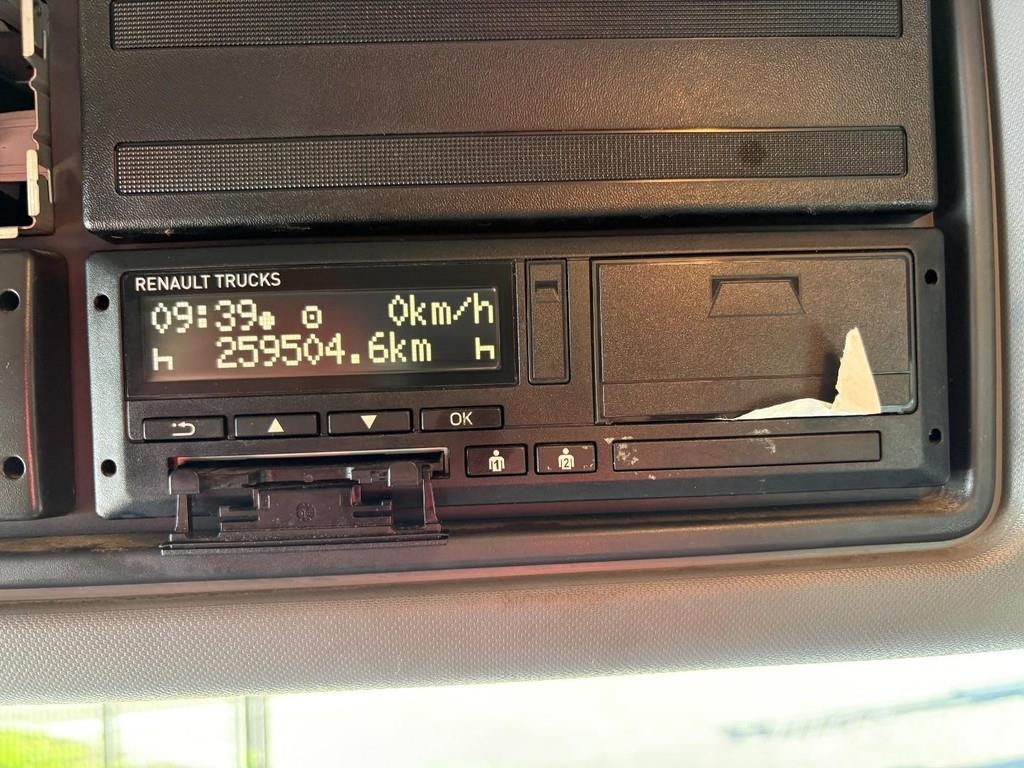 Renault C440 + HMF 2320 K3-- 3X EXT. + REMOTE + HOOK ARM S A/T 크레인