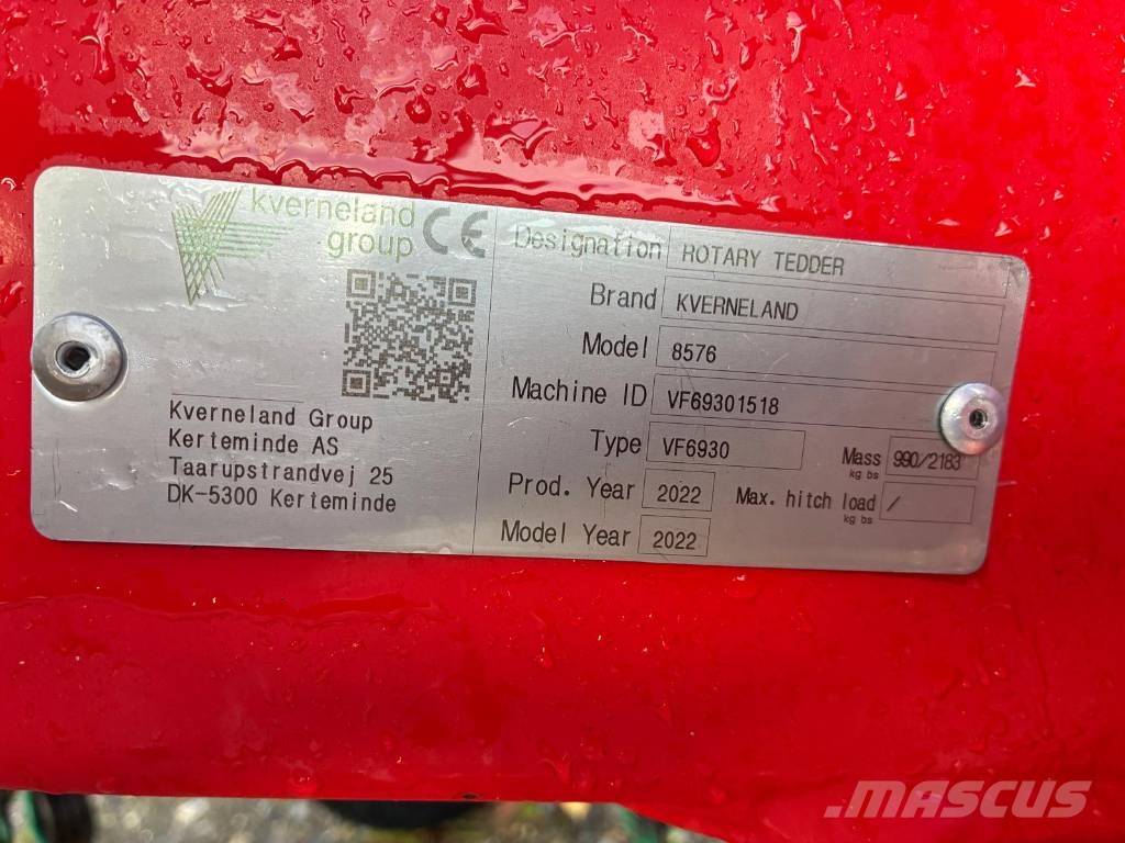 Kverneland 8576 مكابس وميبسات التبن