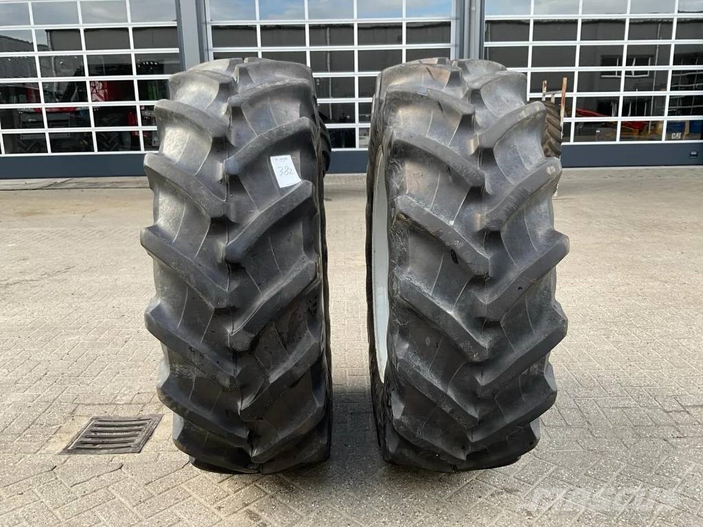 Pirelli 520/70 R38 op velg Dekk, hjul og felger
