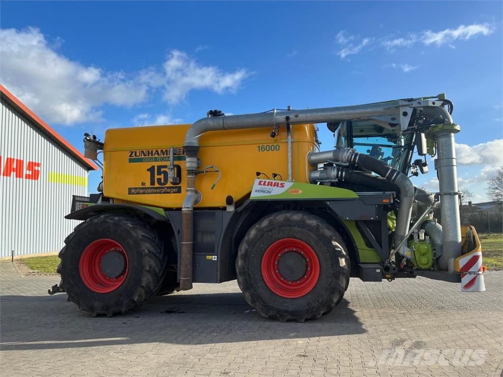CLAAS Xerion 4200 Saddle Trac Tractoren