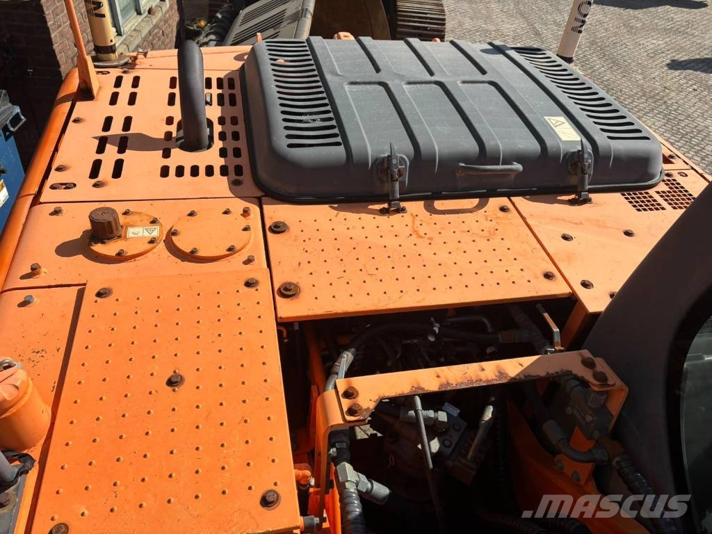 Doosan DX 225 LC Crawler excavators
