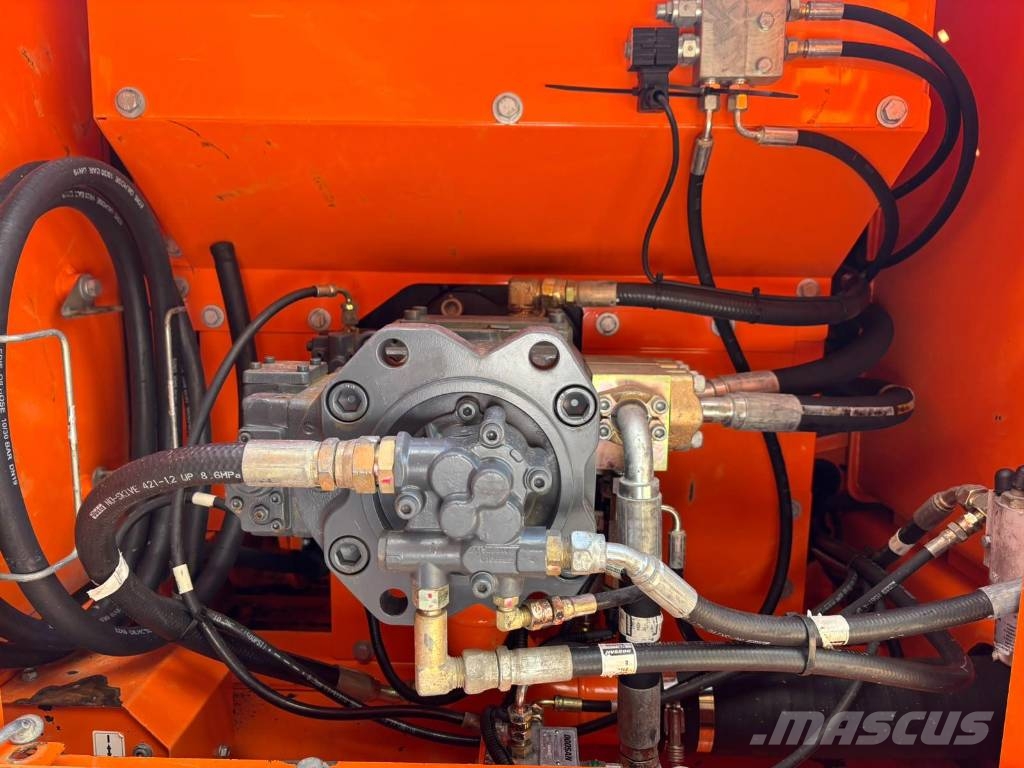 Doosan DX 225 LC Crawler excavators