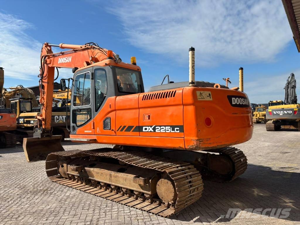 Doosan DX 225 LC Crawler excavators