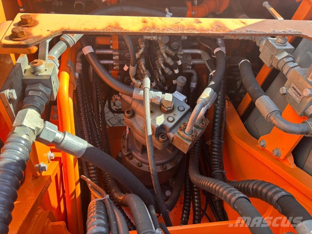 Doosan DX 225 LC Crawler excavators