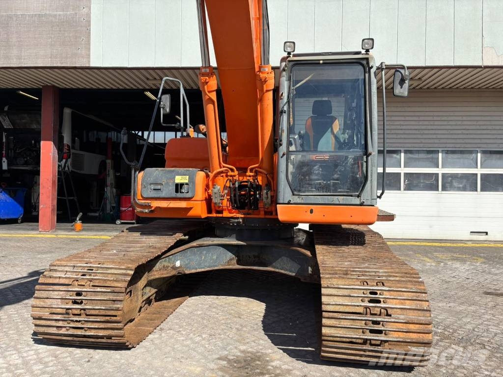 Doosan DX 225 LC Crawler excavators