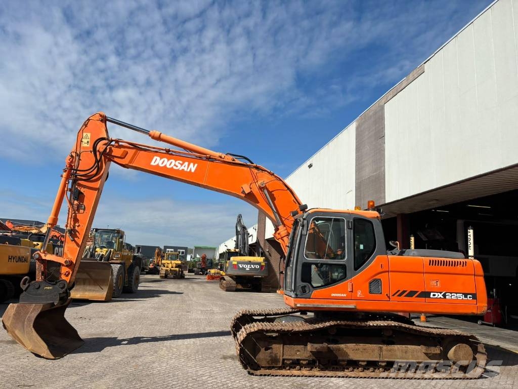 Doosan DX 225 LC Crawler excavators