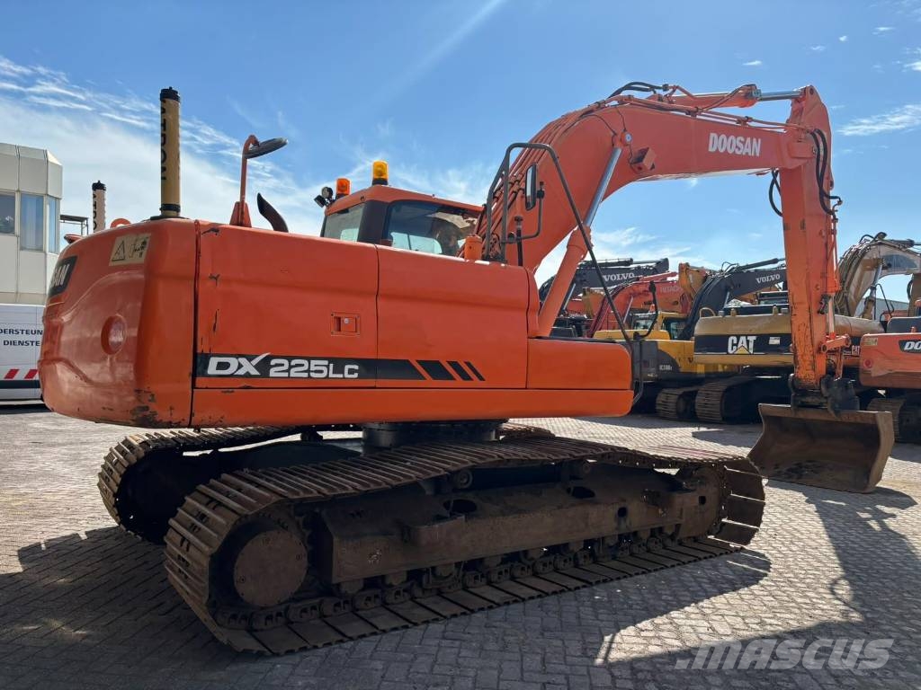Doosan DX 225 LC Crawler excavators
