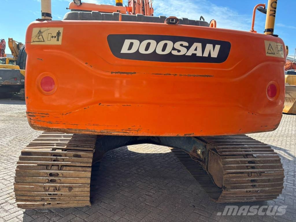 Doosan DX 225 LC Crawler excavators