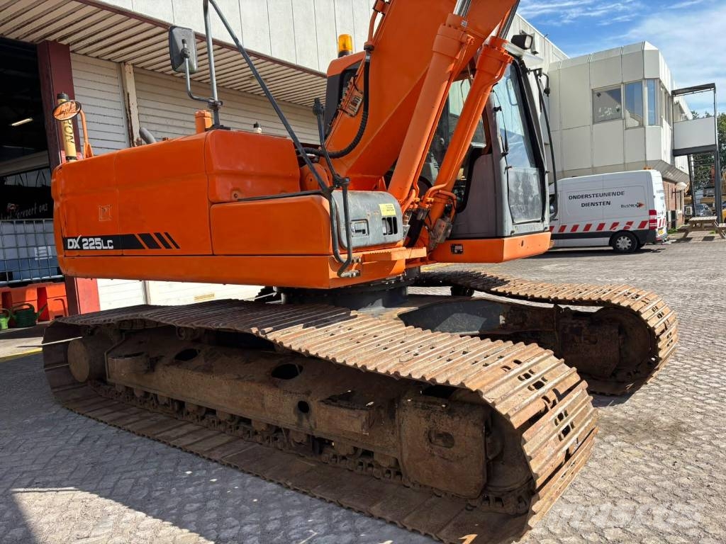 Doosan DX 225 LC Crawler excavators