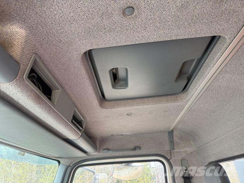Mercedes-Benz Atego 1328L Camiones desmontables