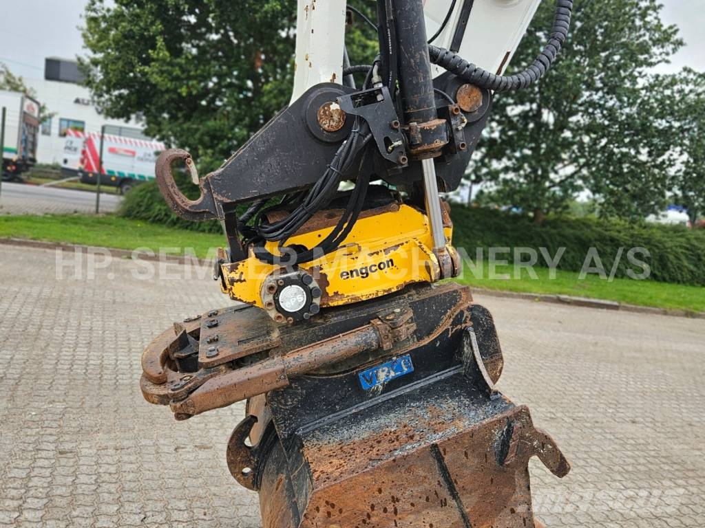 Hitachi ZX300LC-6 Bageri guseničari