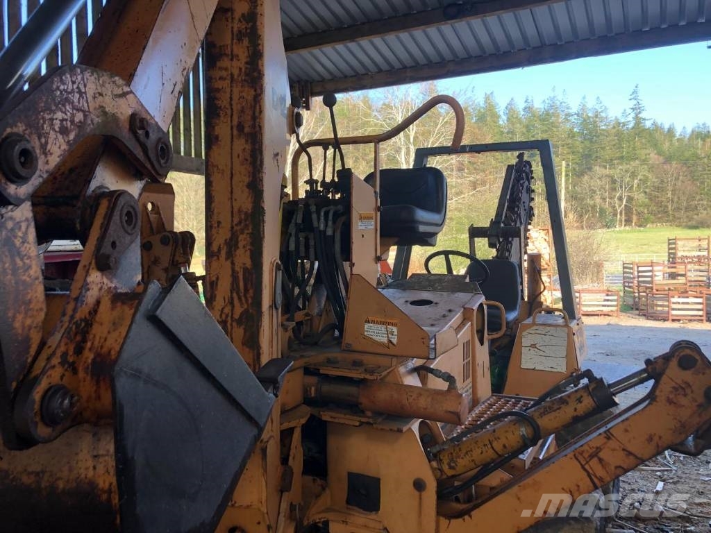 CASE 560 Trencher with Front mounted Excavator Траншеекопатели
