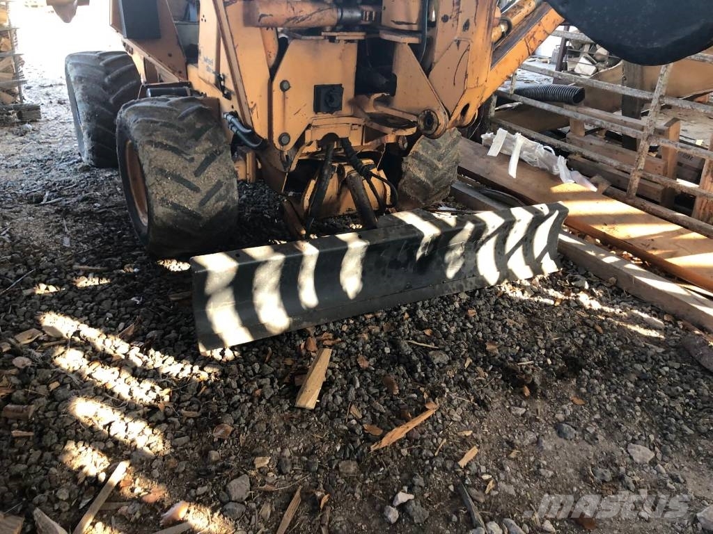 CASE 560 Trencher with Front mounted Excavator Траншеекопатели