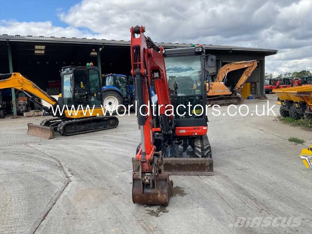 Kubota KX 027-4 Mini kotrók < 7t