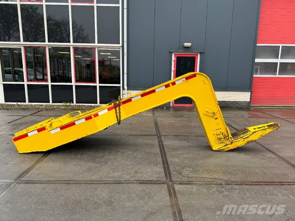 Gooseneck Gooseneck Terminal tractors