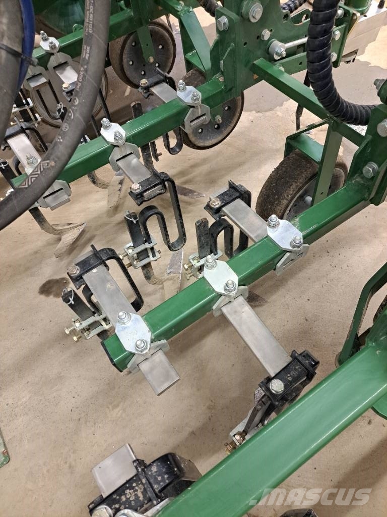Garford Robocrop Inrow Καλλιεργητικές μηχανές κατά γραμμές