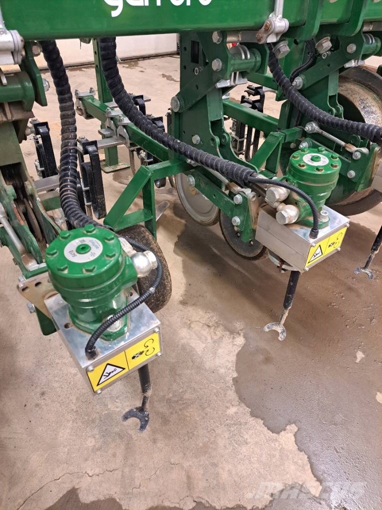 Garford Robocrop Inrow Καλλιεργητικές μηχανές κατά γραμμές