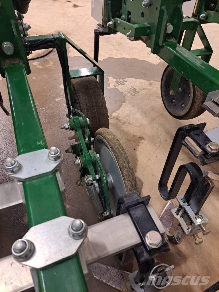 Garford Robocrop Inrow Καλλιεργητικές μηχανές κατά γραμμές
