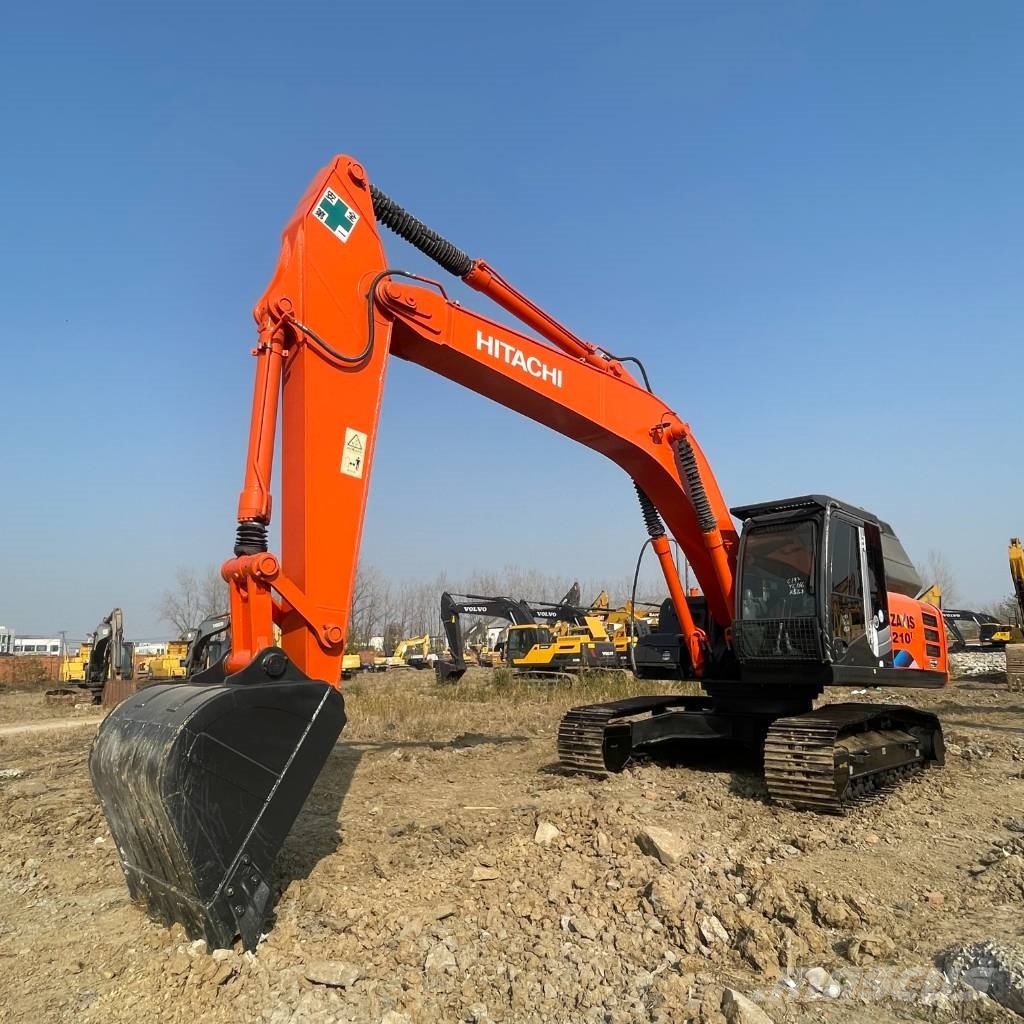 Hitachi ZX 210 حفارات زحافة