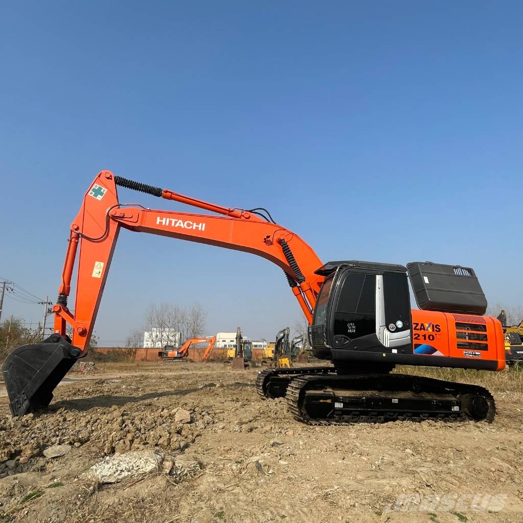 Hitachi ZX 210 حفارات زحافة