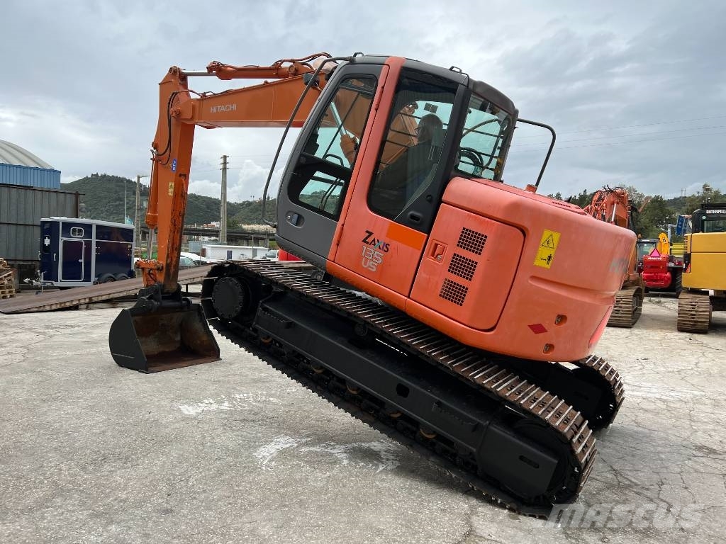 Hitachi ZX 135 US Pásová rýpadla