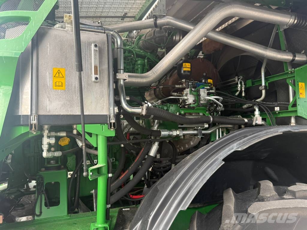 John Deere 8300i علافات ذاتية الدفع