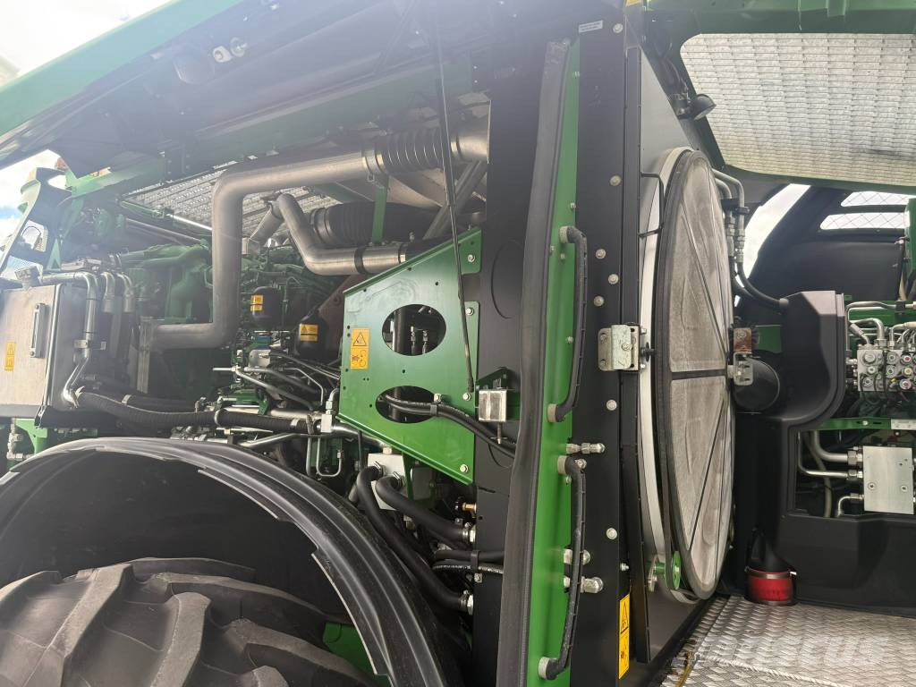 John Deere 8300i علافات ذاتية الدفع