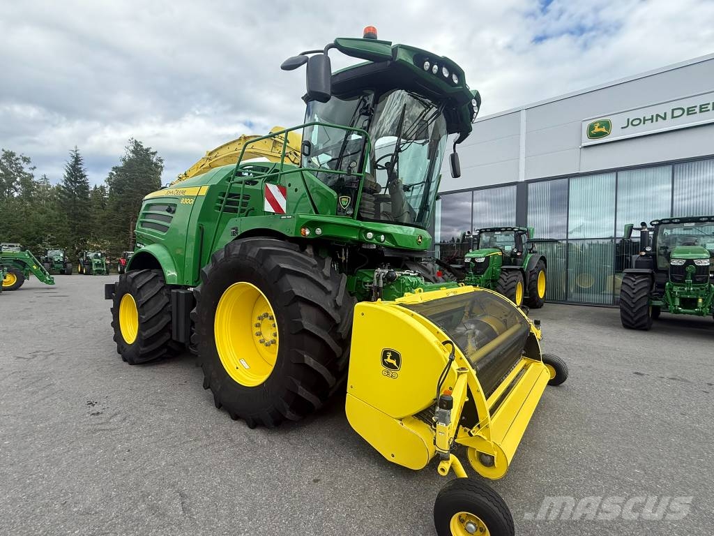 John Deere 8300i علافات ذاتية الدفع