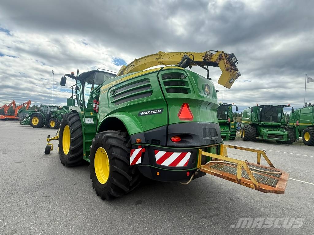 John Deere 8300i علافات ذاتية الدفع