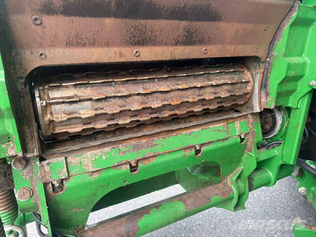 John Deere 8300i علافات ذاتية الدفع