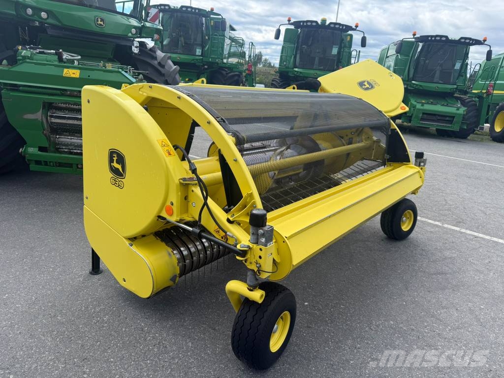 John Deere 8300i علافات ذاتية الدفع
