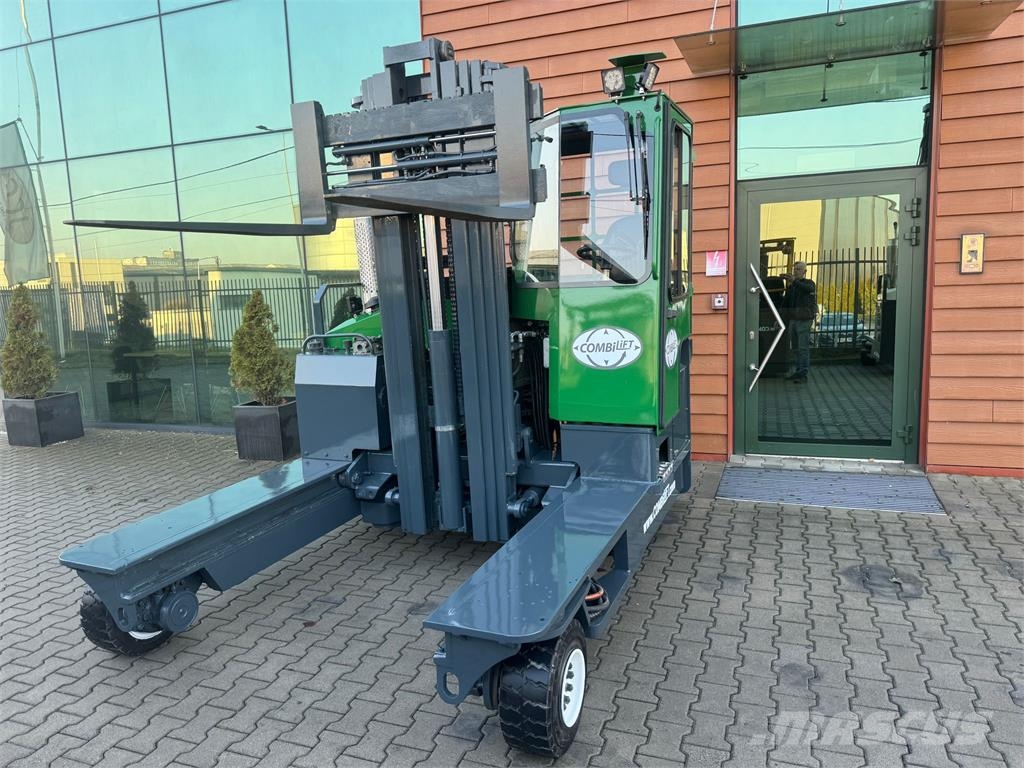 Combilift C4800 // Diesel //Low triplex Nelitietrukit