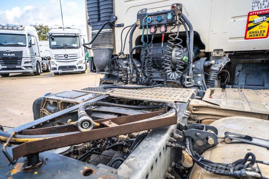 Volvo FMX 460 GLOB + HYDR Cabezas tractoras