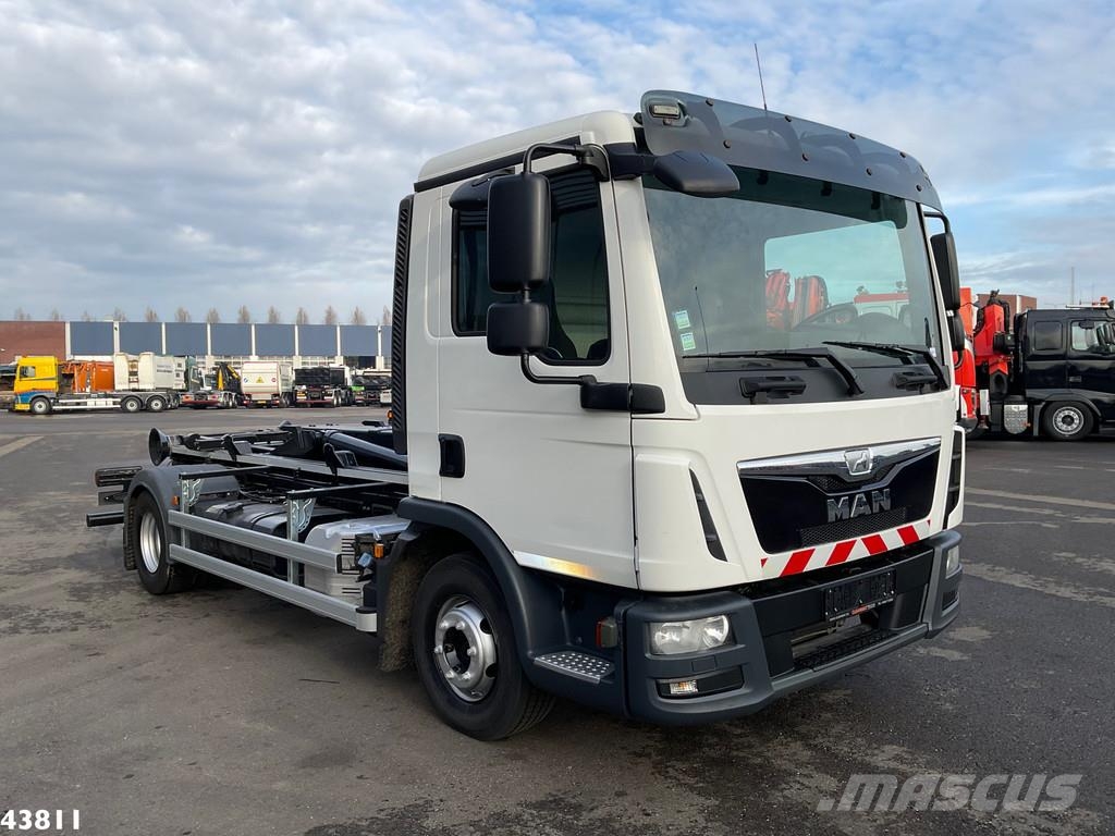 MAN TGL 12.220 Euro 6 12 Ton haakarmsysteem 吊鉤式起重車