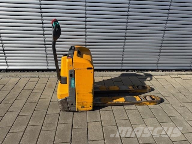 Jungheinrich EJE 116 Pedestrian stacker