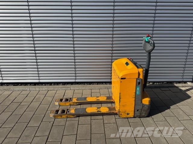 Jungheinrich EJE 116 Pedestrian stacker