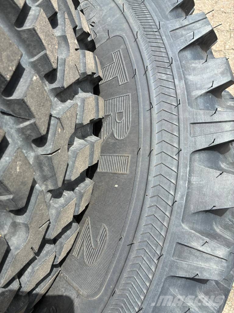Nokian 360/80R24&250/80R16 Колелета/Гуми