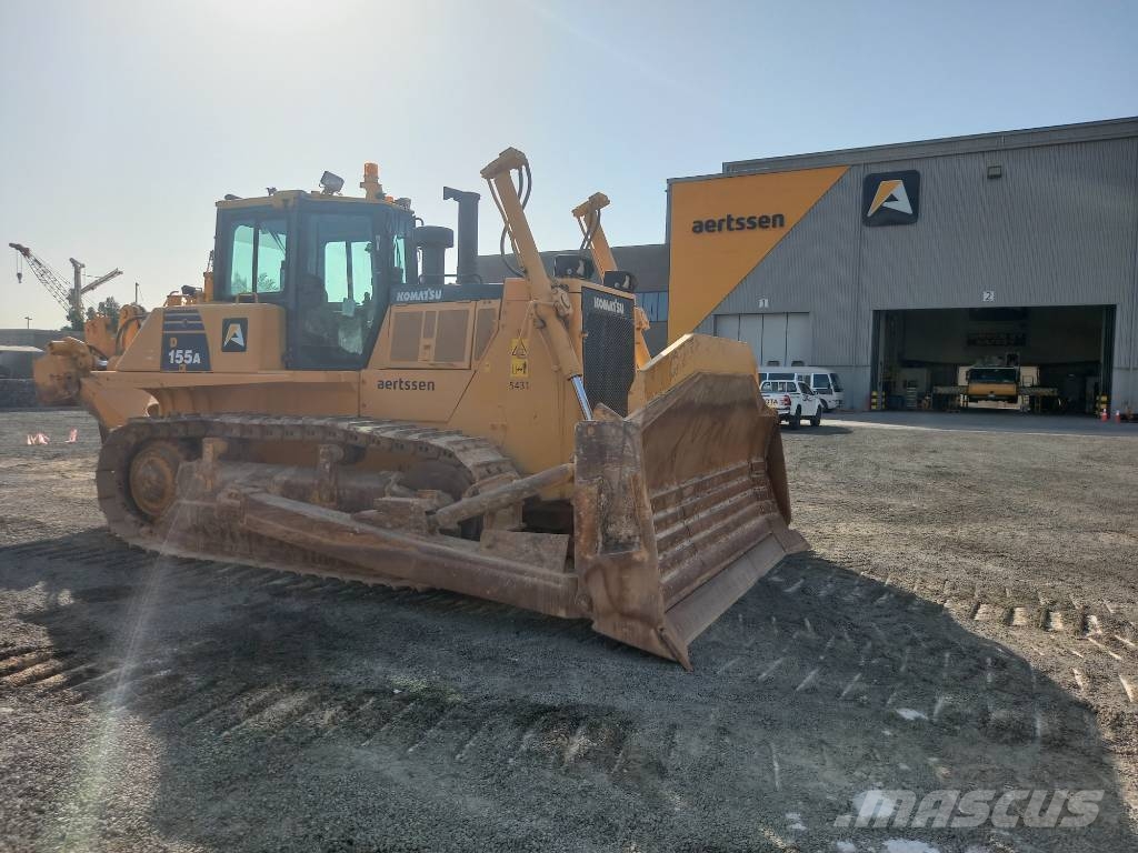 Komatsu D155A-6R (4pcs available for sale in Abu Dhabi) Dozere Beltegående