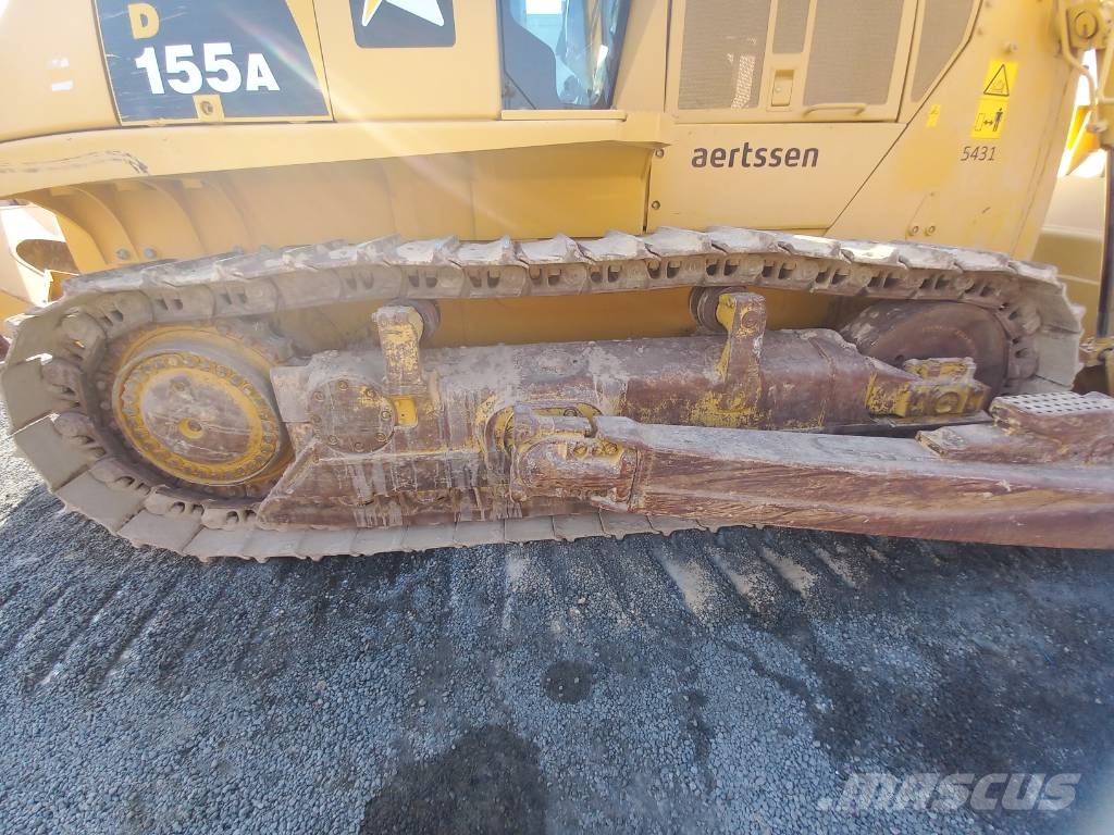 Komatsu D155A-6R (4pcs available for sale in Abu Dhabi) Dozere Beltegående