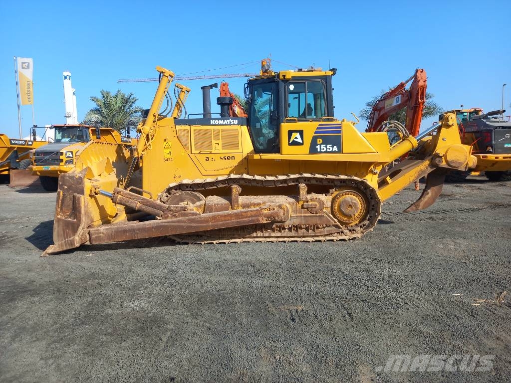 Komatsu D155A-6R (4pcs available for sale in Abu Dhabi) Dozere Beltegående