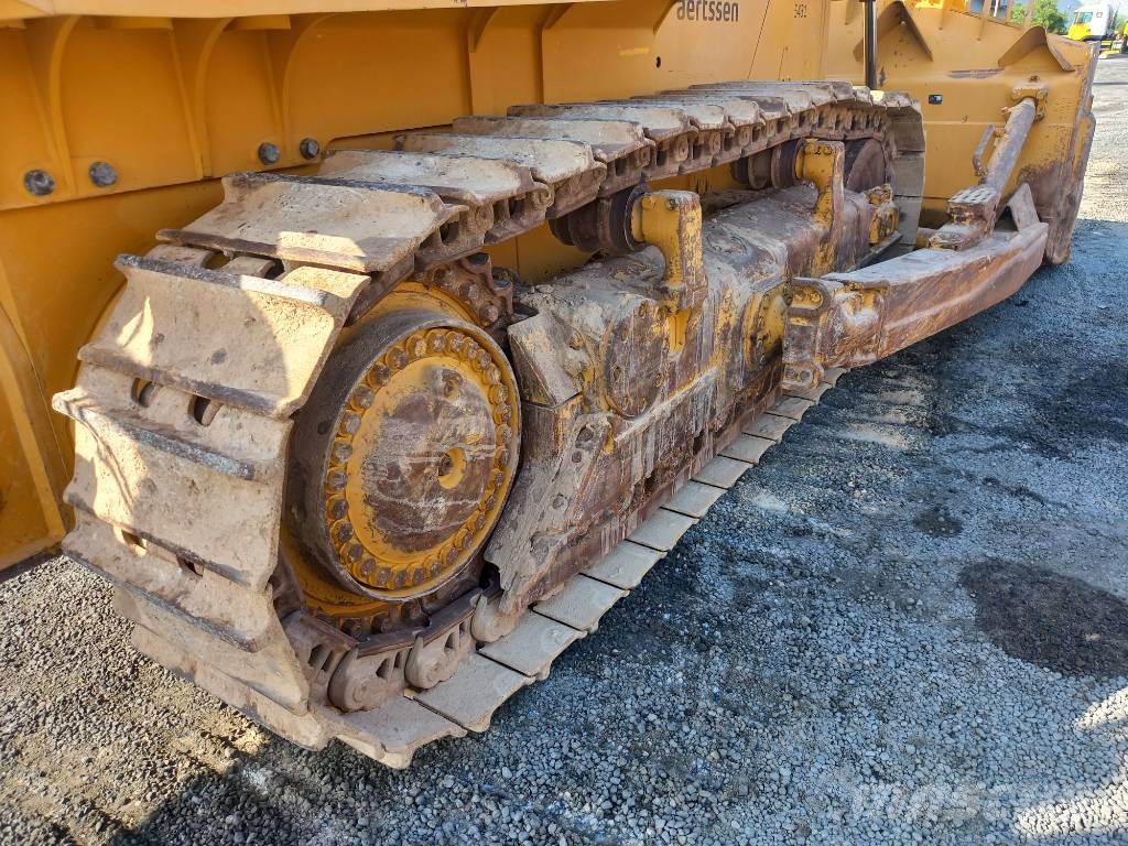 Komatsu D155A-6R (4pcs available for sale in Abu Dhabi) Dozere Beltegående