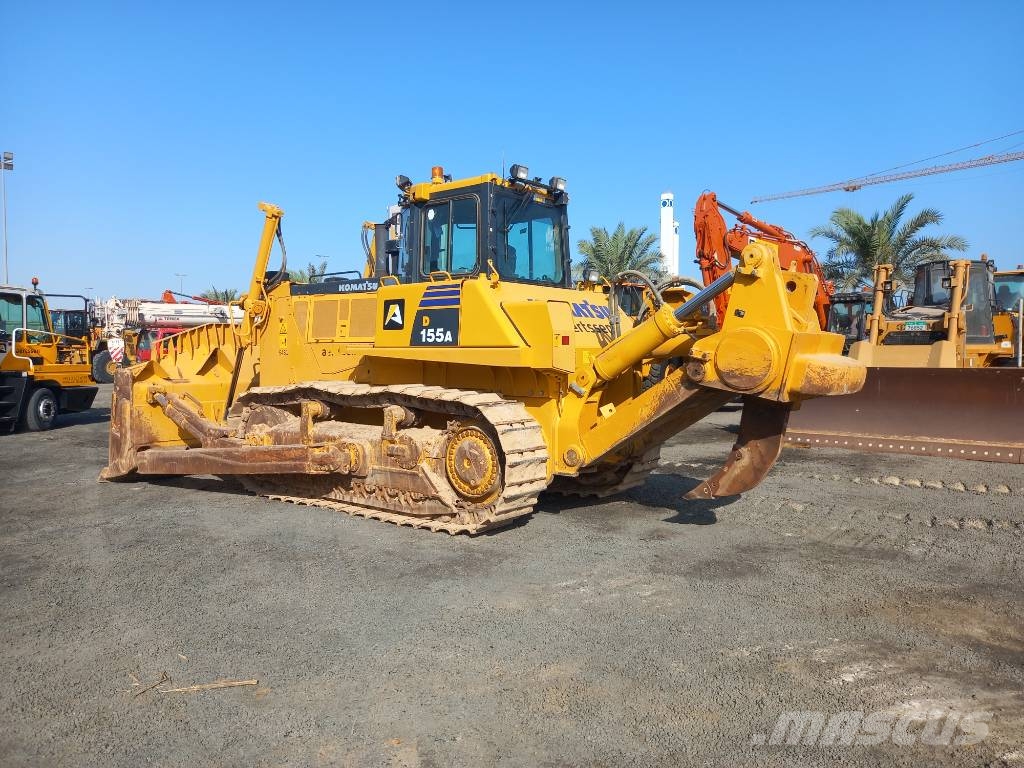 Komatsu D155A-6R (4pcs available for sale in Abu Dhabi) Dozere Beltegående