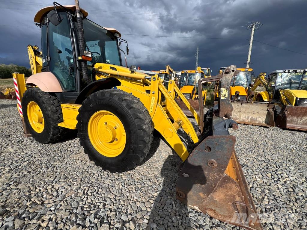 Komatsu WB 93 S Kaivurikuormaajat